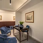 Little Queen Bed & Breakfast 4*