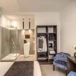 Bed & Breakfast Little Queen 4*